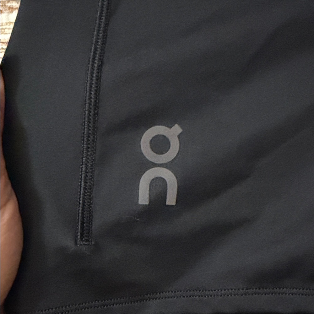 On Men's Black Performance Shorts BNWOT $90retail - Picture 2 of 11
